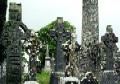Кельтские кресты на монастырском кладбище